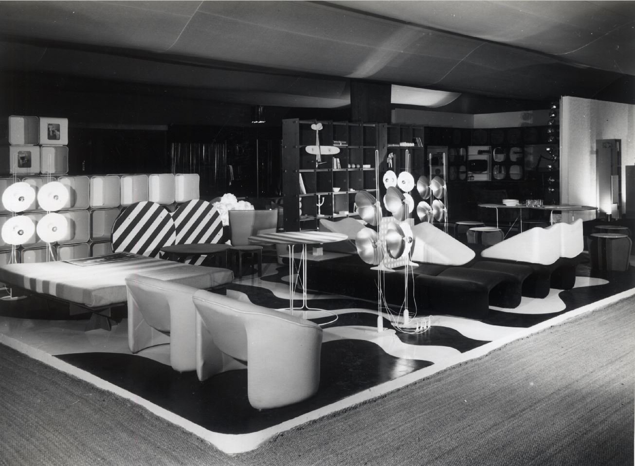 Olivier Mourgue / Airborne, Salon des Arts Ménagers, 1968 — Archives Collas