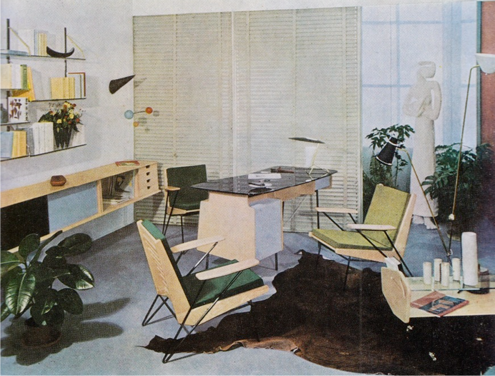 Pierre Guariche, stand Galerie MAI, section Foyer d’aujourd’hui, 1953
