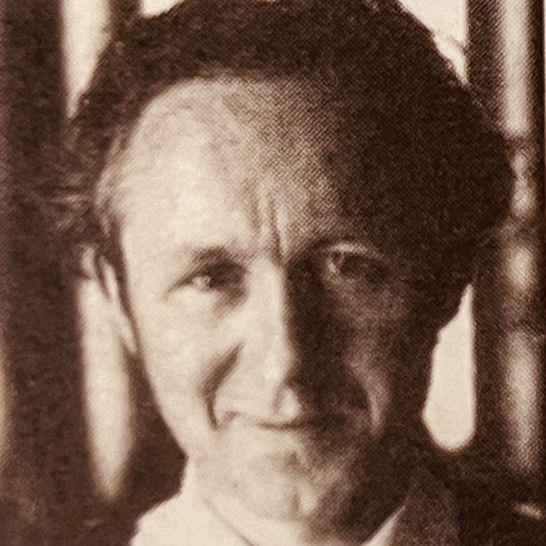 Portrait de Joseph Savina, présentation en noir et blanc tramé